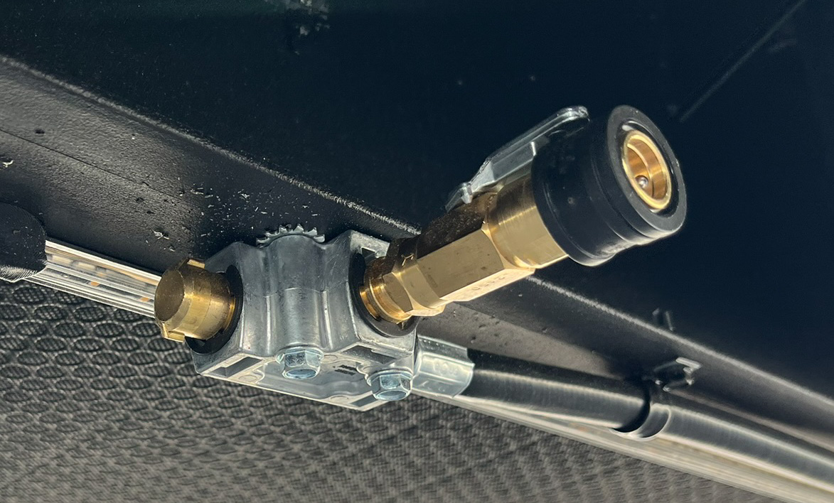 RV Quick Disconnect w/ Bayonet Manifold Connection - Image 2